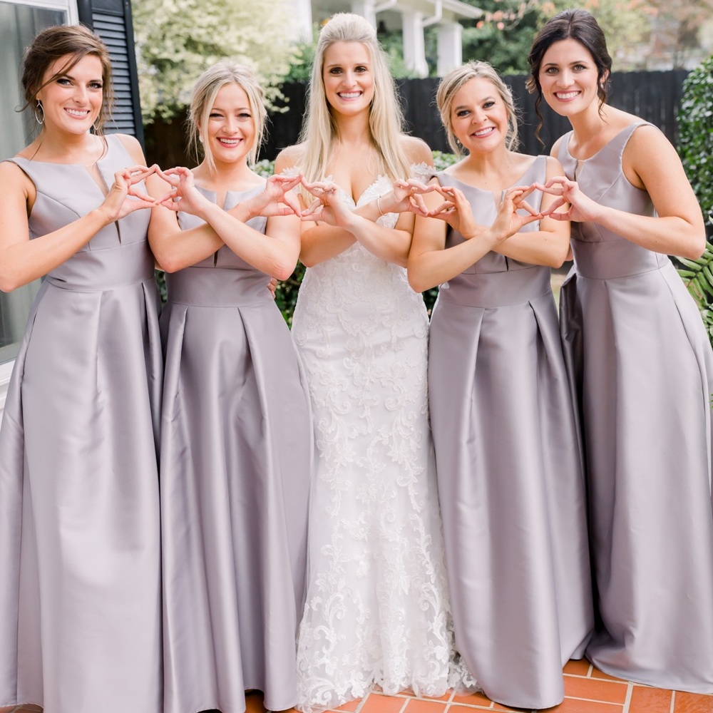 Bridesmaid dress fits like a 4/6
